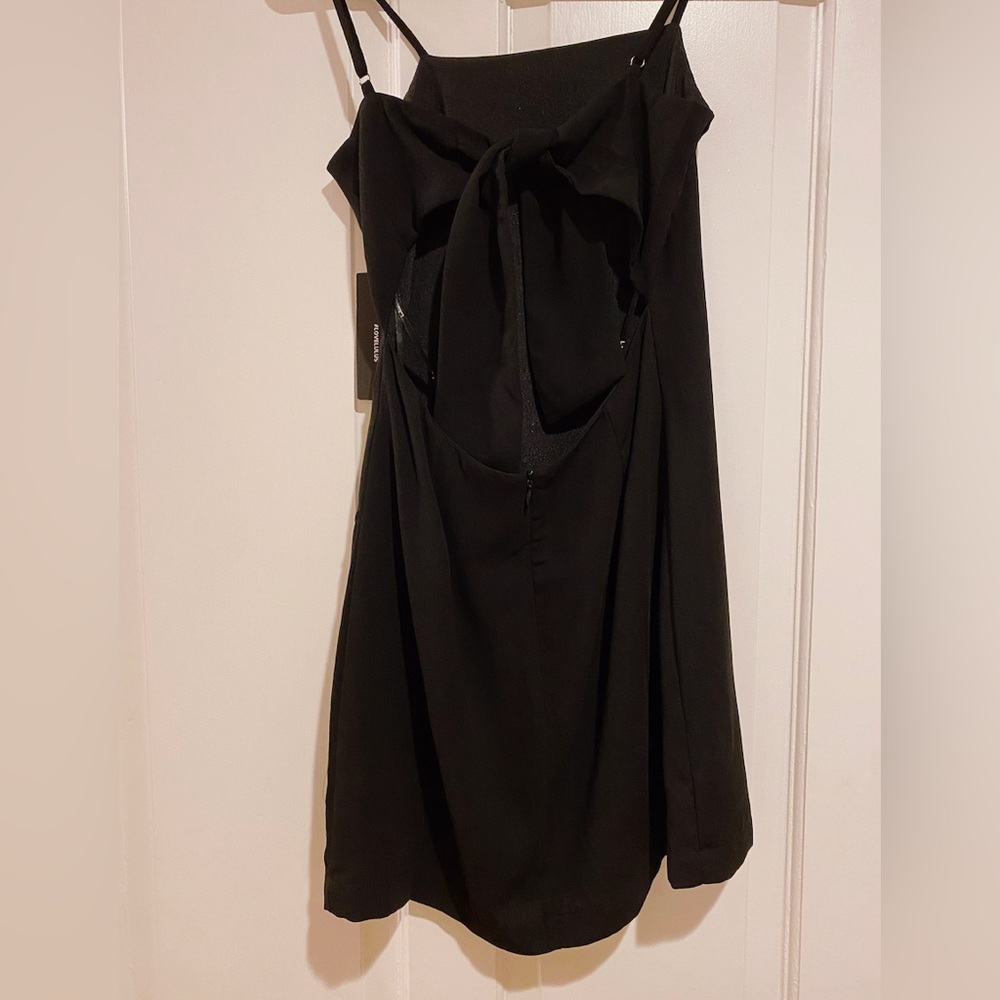 NWT LULUS SIMPLE BLACK DRESS WITH BOW IN BACK